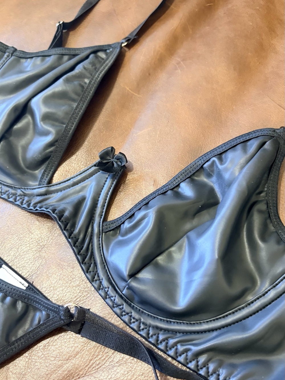 Black Women's Two-Piece Leather Look Lingerie Set - Picture 2 of 4